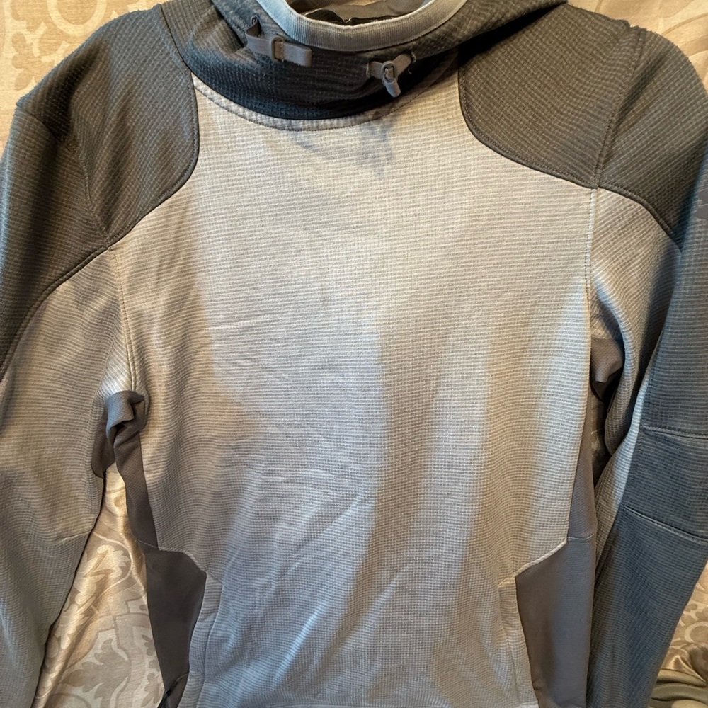 Under Armour Men's Two-Tone Gray Turtleneck Sweater